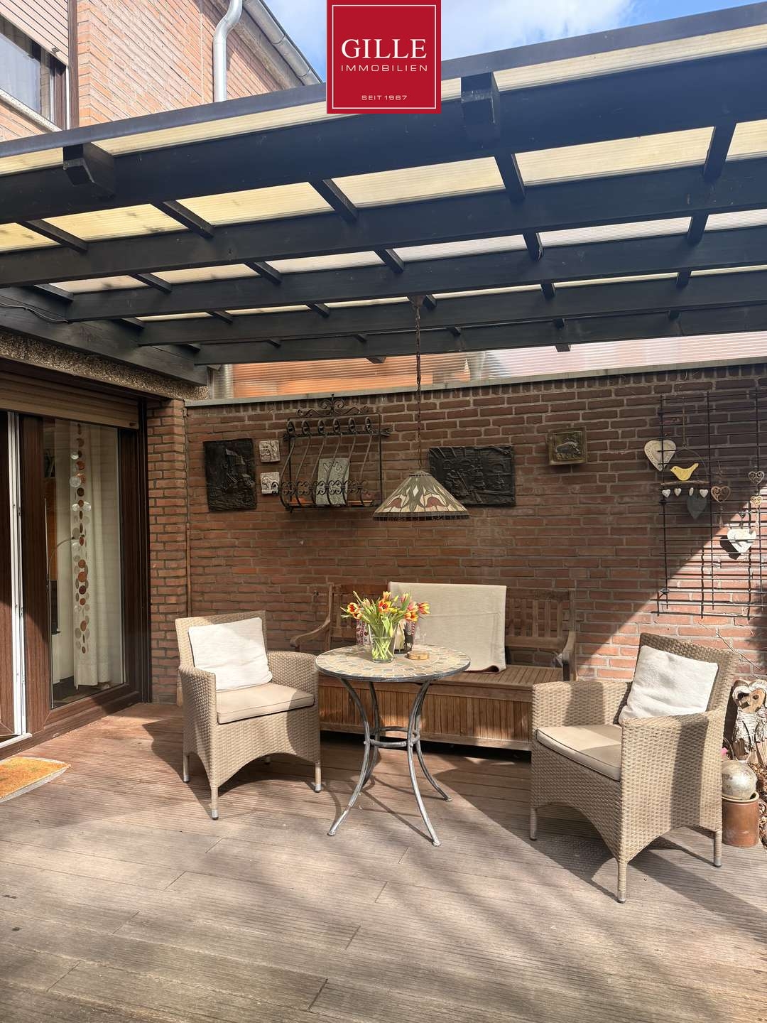 Neuss-Dreikönigenviertel: Attraktives und gepflegtes  1-Familien-Eckhaus mit Garten und Garage